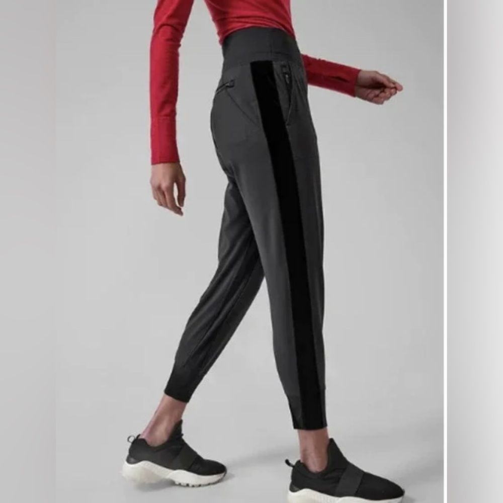 Athleta Trekkie North Jogger - Black Size S